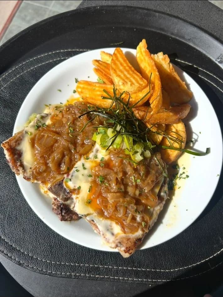 Plato servido en Casa Leon